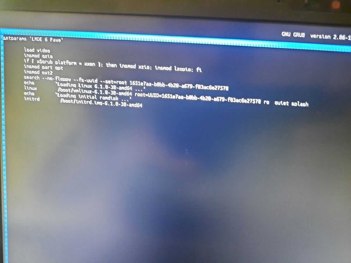 Booting Black Screen / Freeze or Stuck on initial Ramdisk